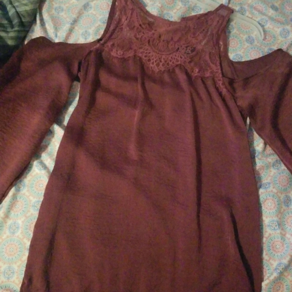 Cold shoulder top